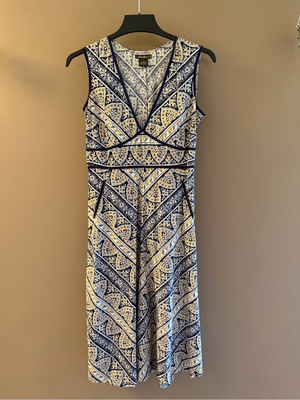 Eddie Bauer Summer Navy and White Sleeveless V-Neck Midi Dress